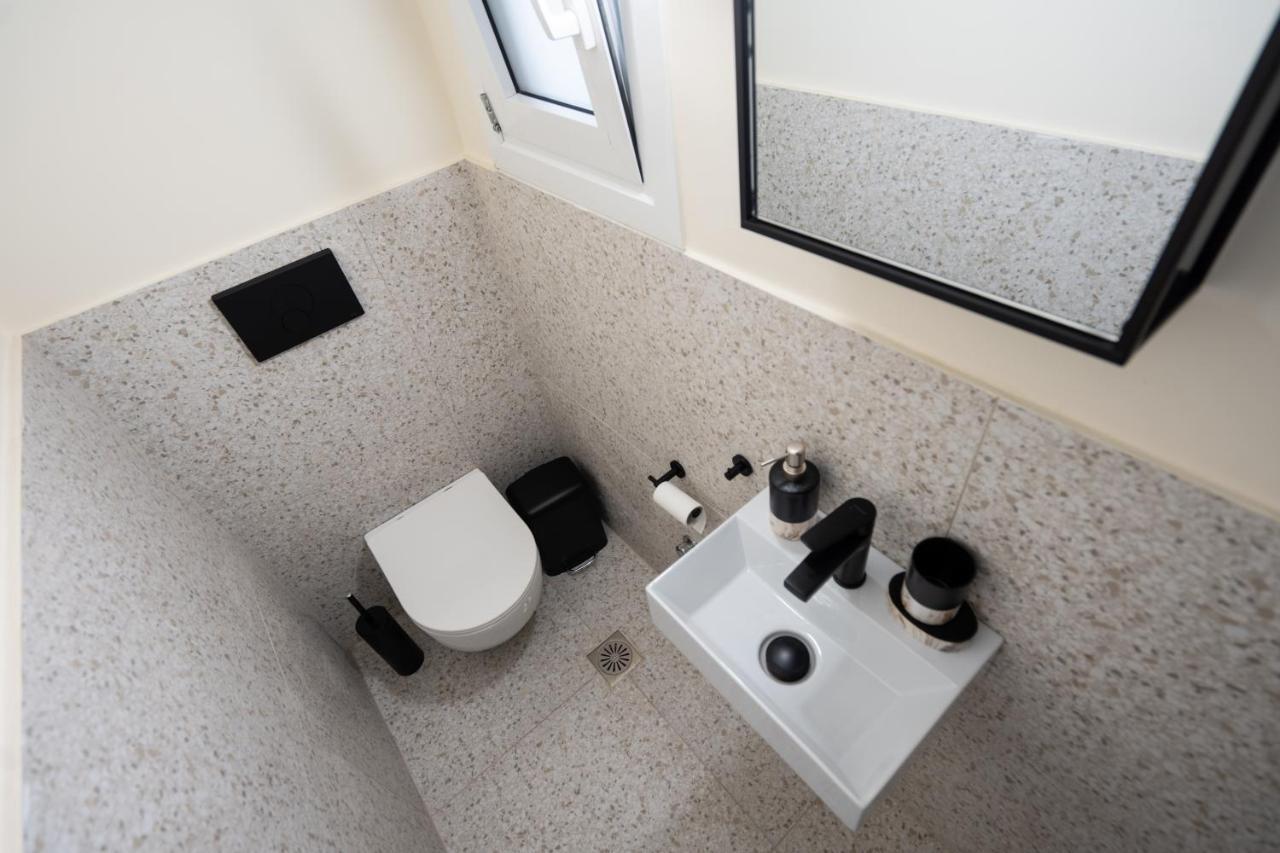 Deluxe 4 Bedrooms In Center * Athene