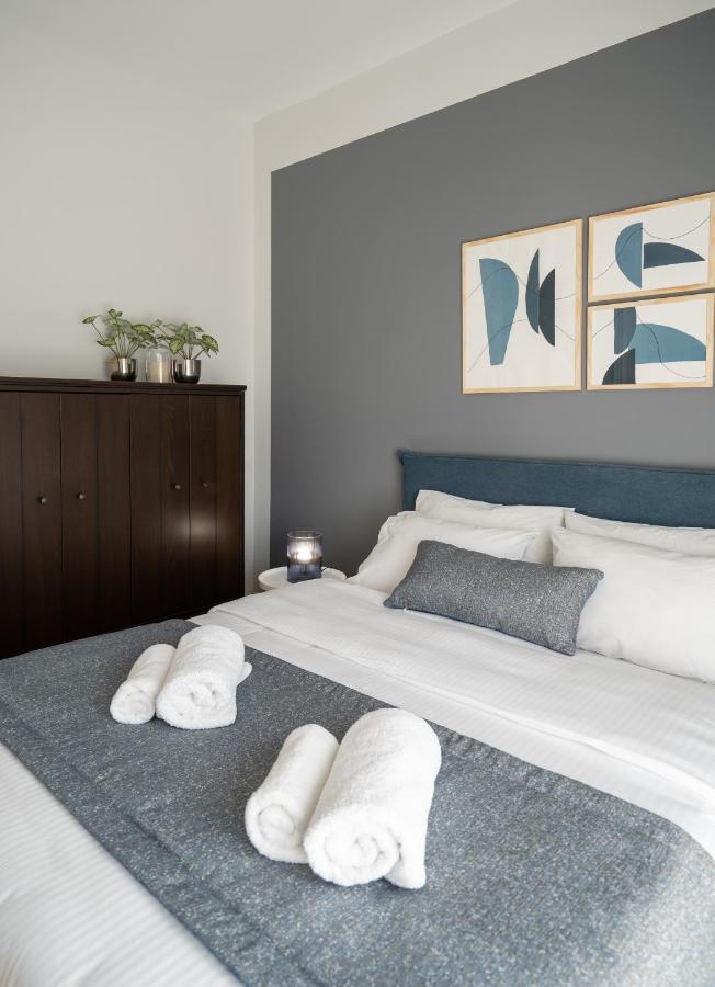 Deluxe 4 Bedrooms In Center Athene